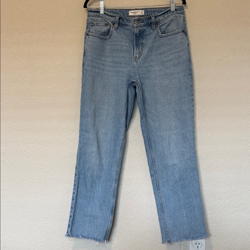 Abercrombie & Fitch Curve Love The 90s Straight Jeans – Mid Rise